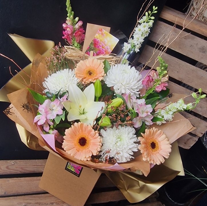 Bouquet of the Week with FREE DELIVERY